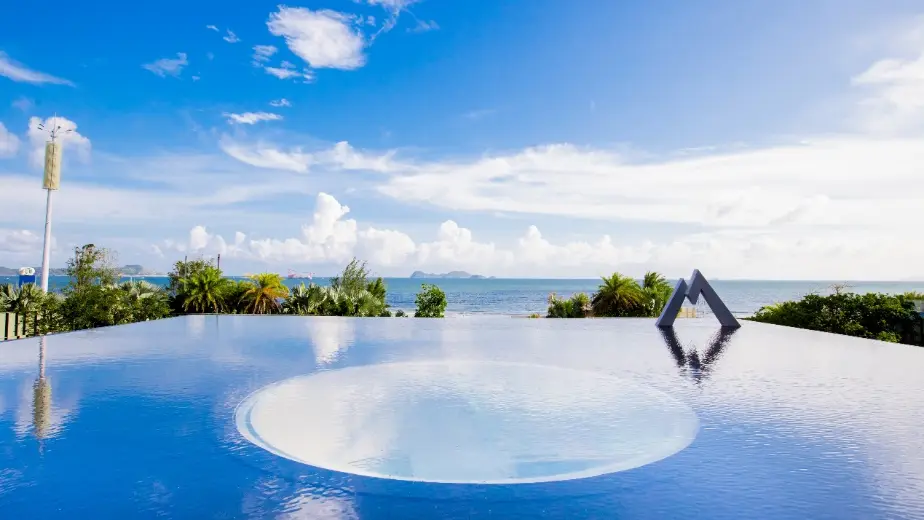 Schuine achthoekige draaipoorten