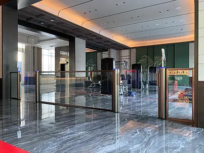 Snelheidspoort draaihek voor gym