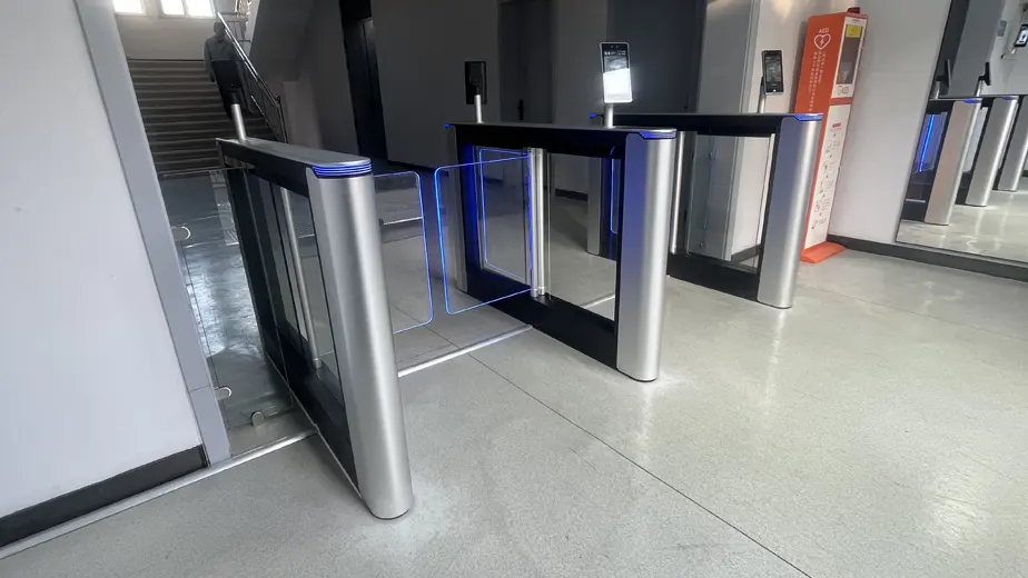 Schompelbarrière voor kantoorgebouwen