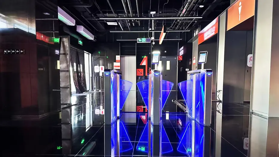 Sistema de Control de Acceso por Reconocimiento Facial