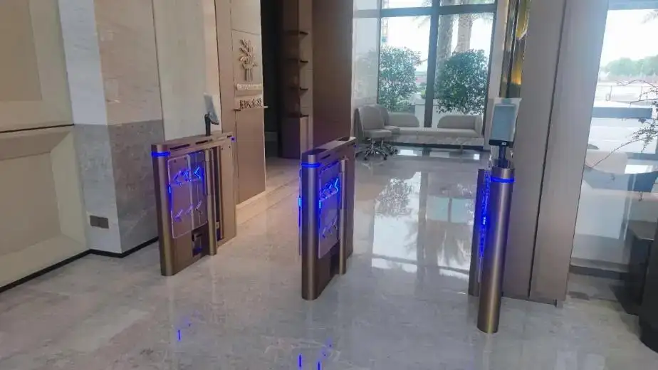 Automatische voetgangerspoort voor commerciële gebouwen